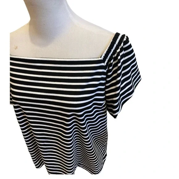 Banana Republic Black White Stripe Off Shoulder Scallop Hem Top M Blouse Preppy - Picture 4 of 7